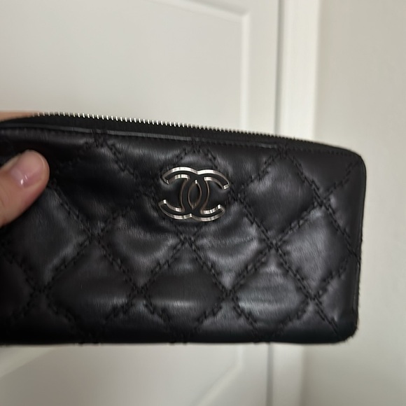 Chanel Hampton Black lambskin wallet - Picture 10 of 10
